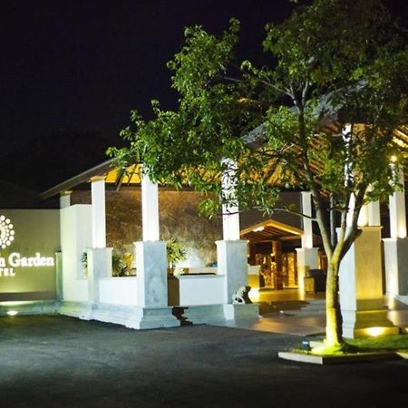 Full Moon Garden Hotel Негомбо Екстериор снимка