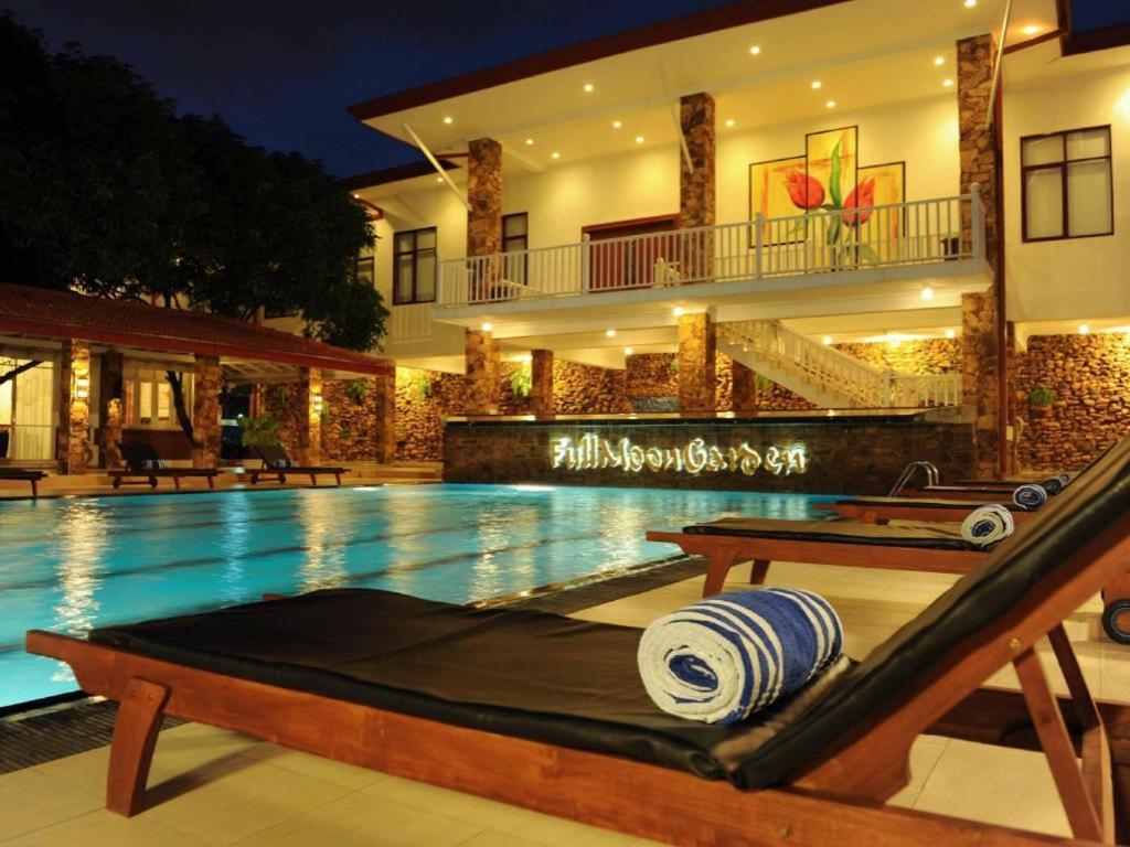 Full Moon Garden Hotel Негомбо Екстериор снимка