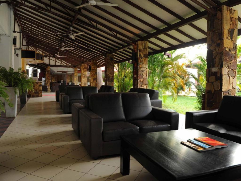 Full Moon Garden Hotel Негомбо Екстериор снимка