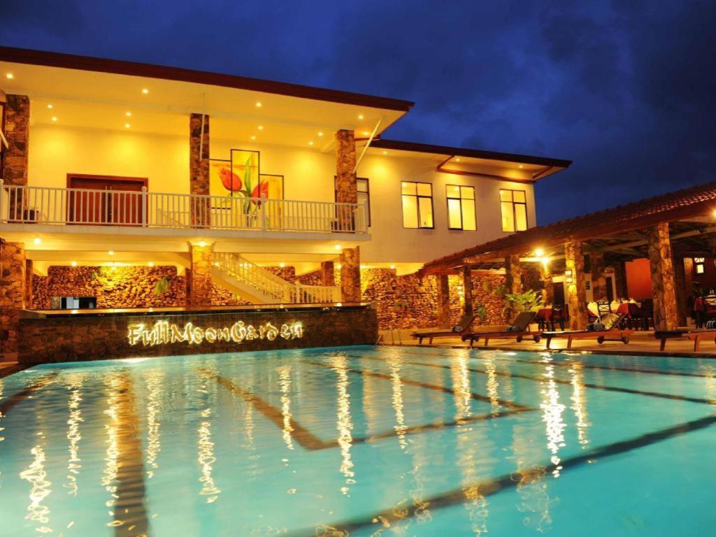 Full Moon Garden Hotel Негомбо Екстериор снимка