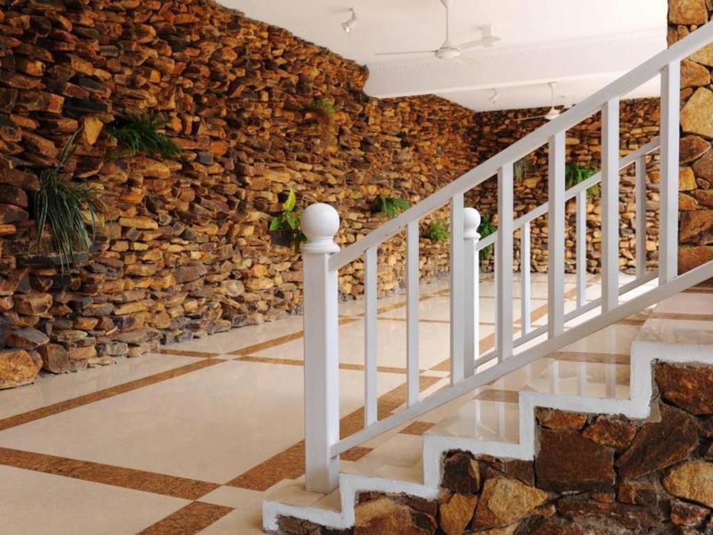 Full Moon Garden Hotel Негомбо Екстериор снимка