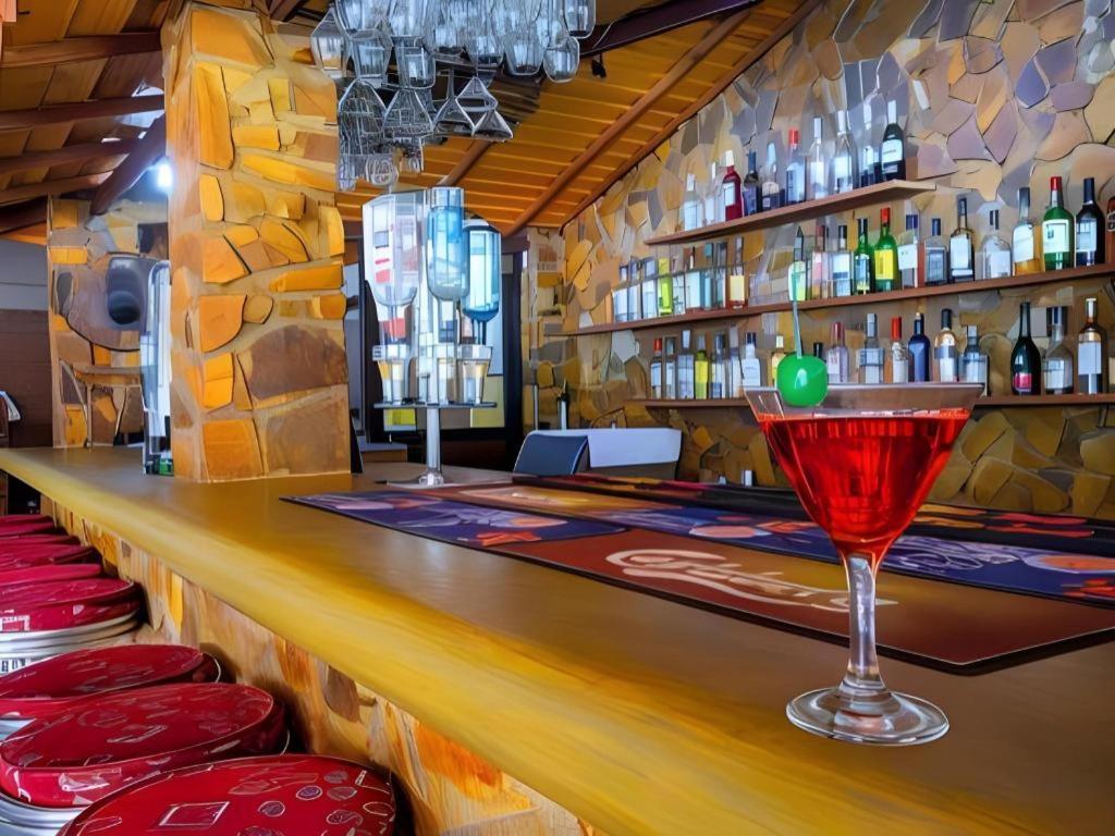Full Moon Garden Hotel Негомбо Екстериор снимка