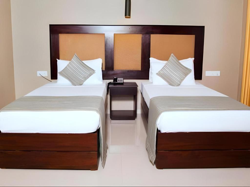 Full Moon Garden Hotel Негомбо Екстериор снимка