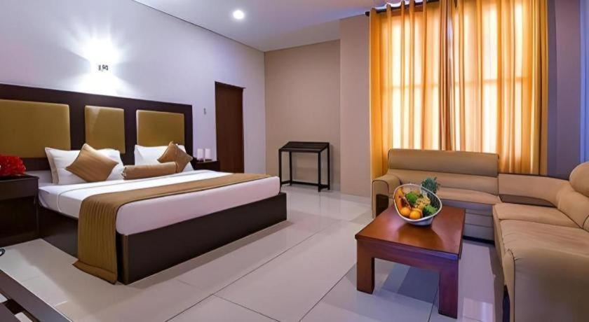 Full Moon Garden Hotel Негомбо Екстериор снимка