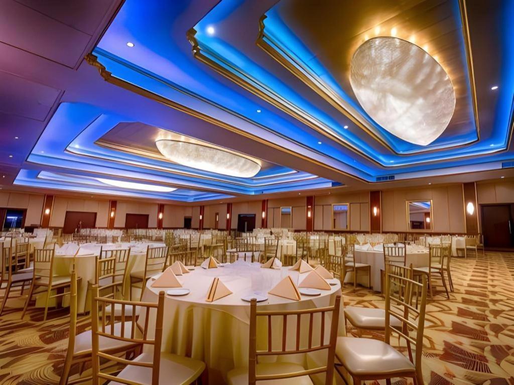 Full Moon Garden Hotel Негомбо Екстериор снимка