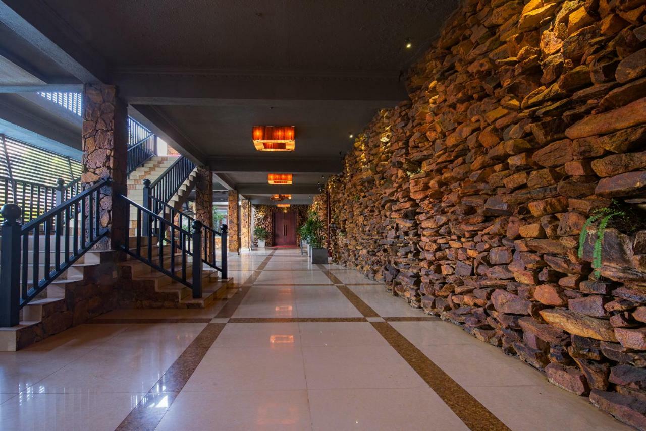 Full Moon Garden Hotel Негомбо Екстериор снимка